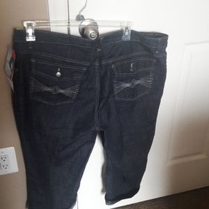 Women's Lee Rider Dark blue capris NWT